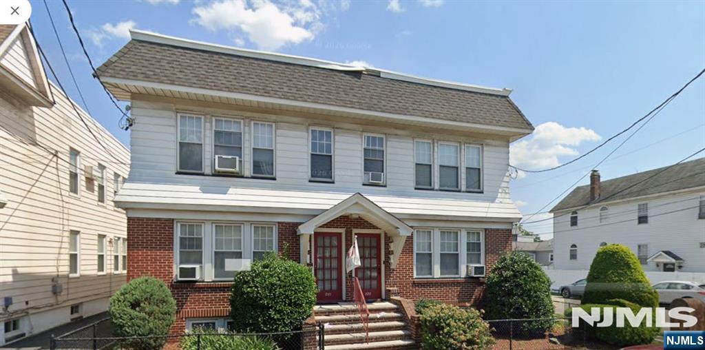 728 Forest Street 2L - Photo 1
