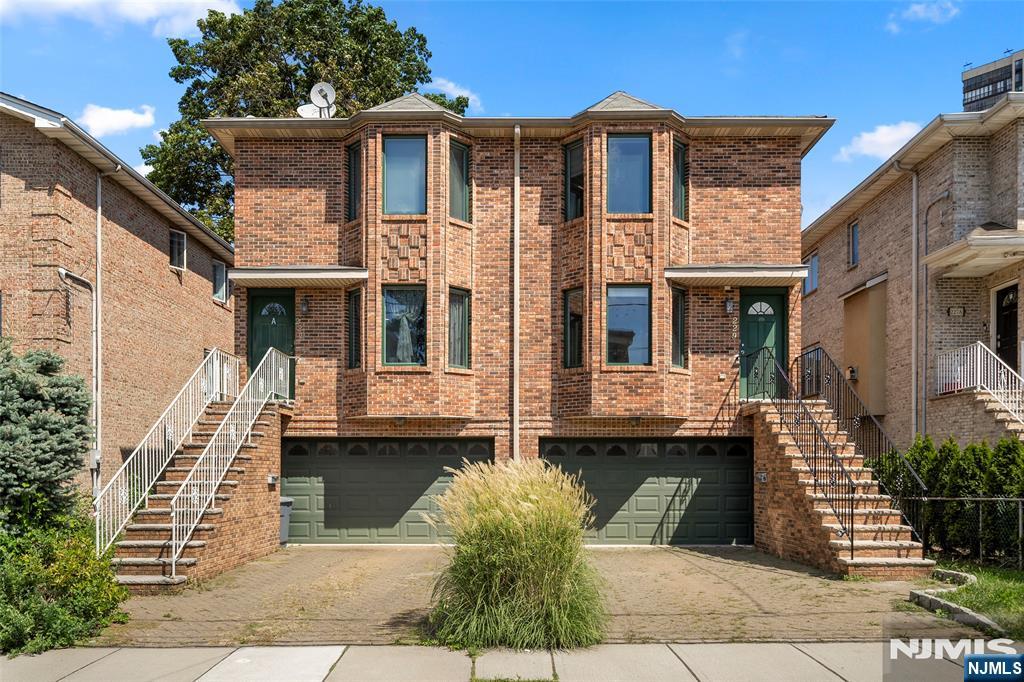 229 Franklin Avenue B - Photo 1
