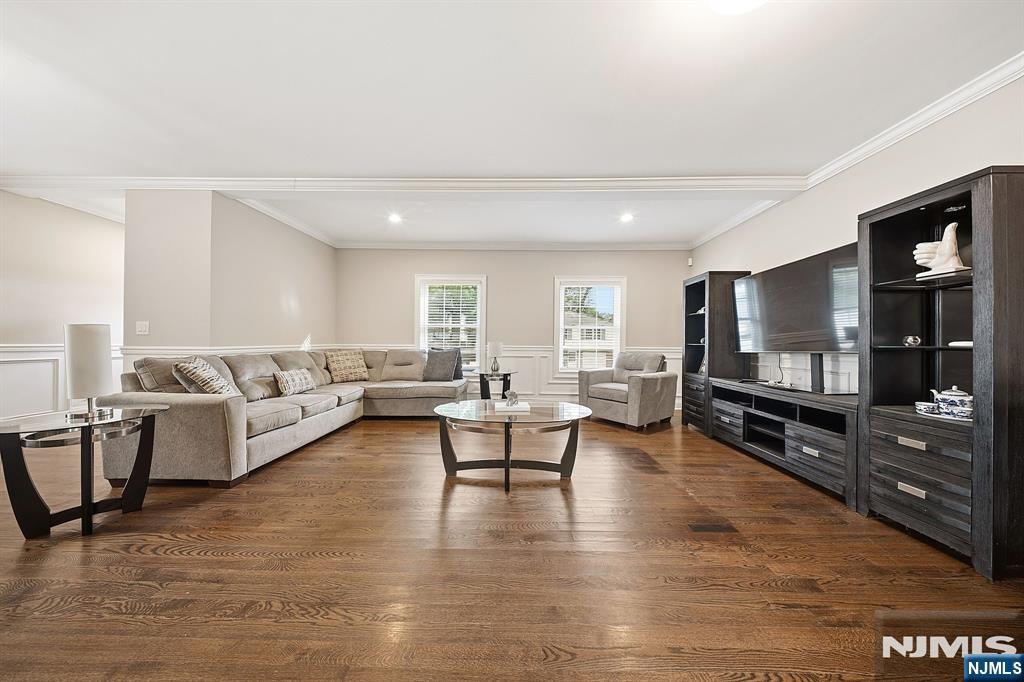 102 Large Avenue - Photo 2