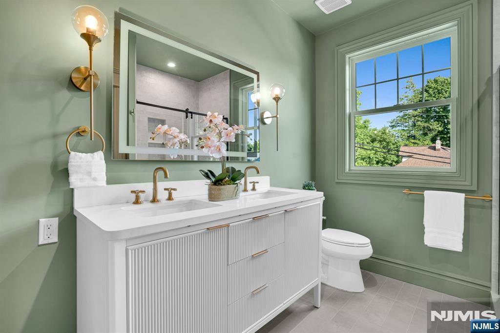 110 Blauvelt Avenue — photo 31