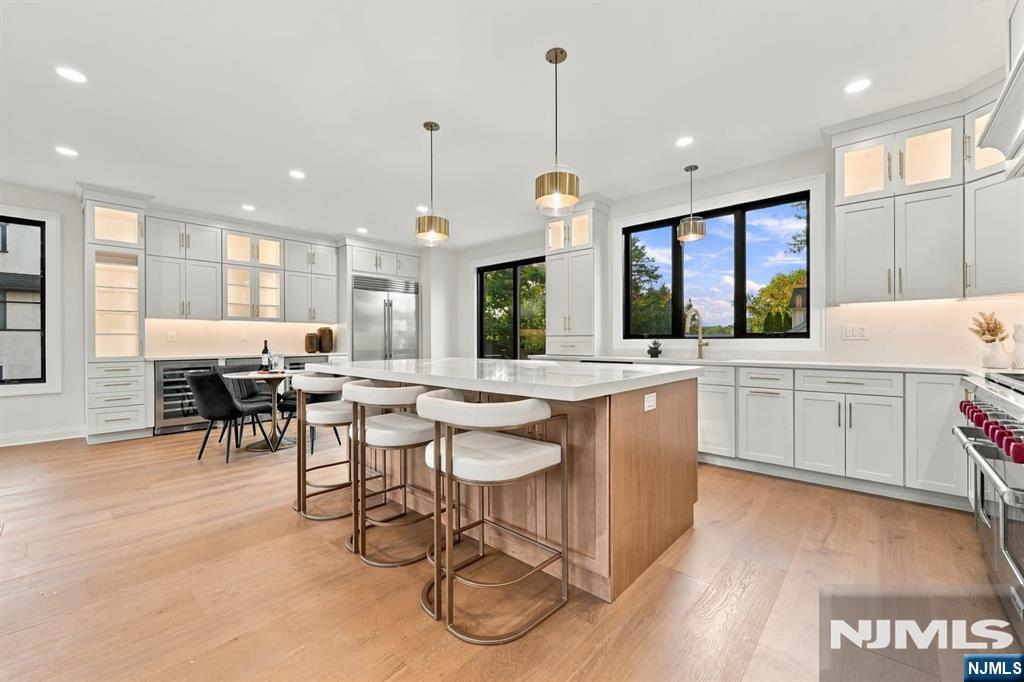 785 Summit Avenue - Photo 2