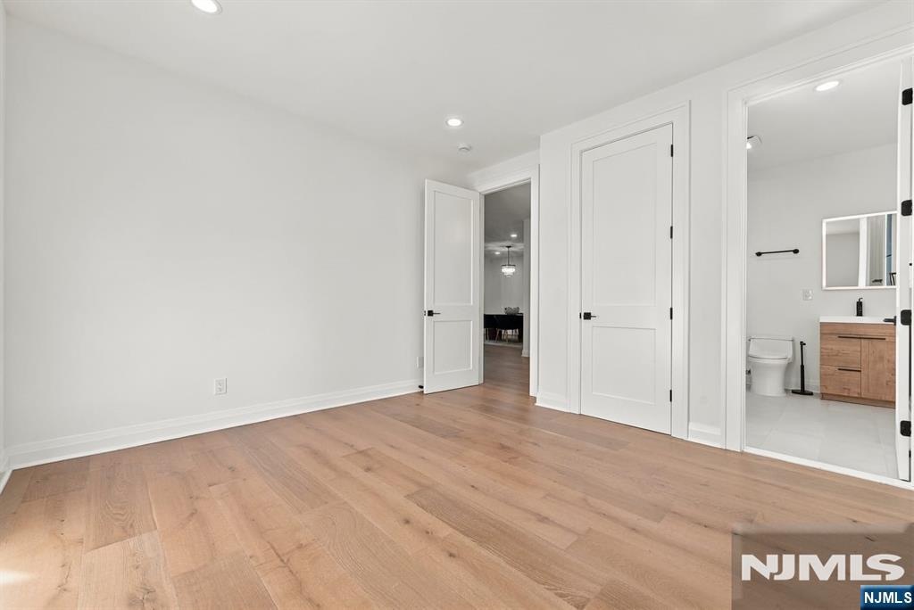 785 Summit Avenue — photo 15