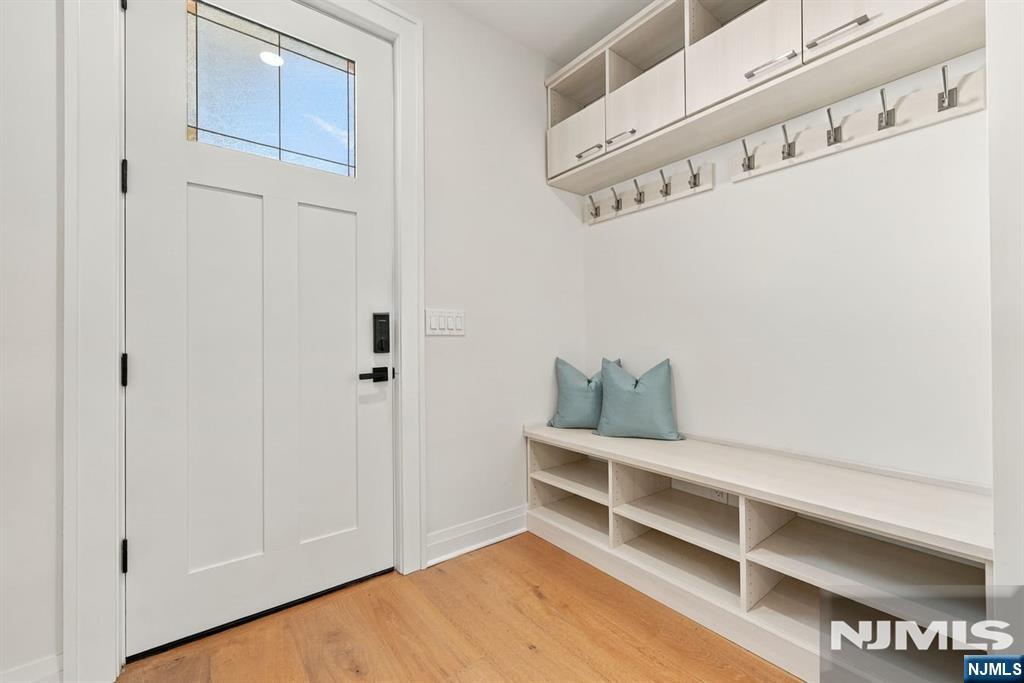 785 Summit Avenue — photo 17