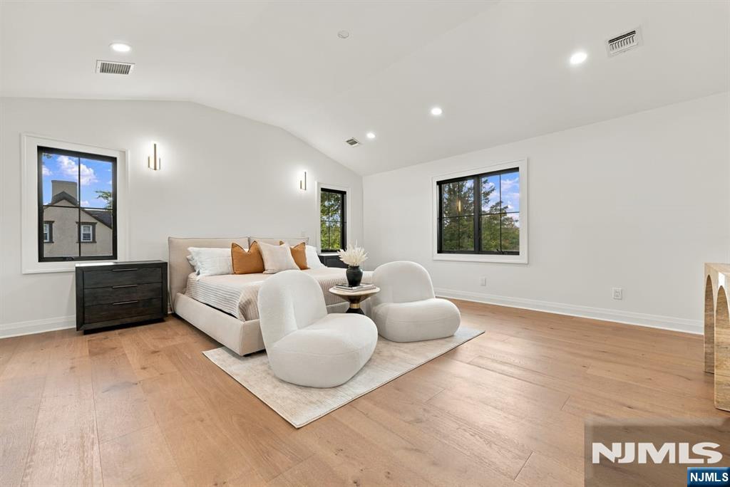 785 Summit Avenue — photo 19