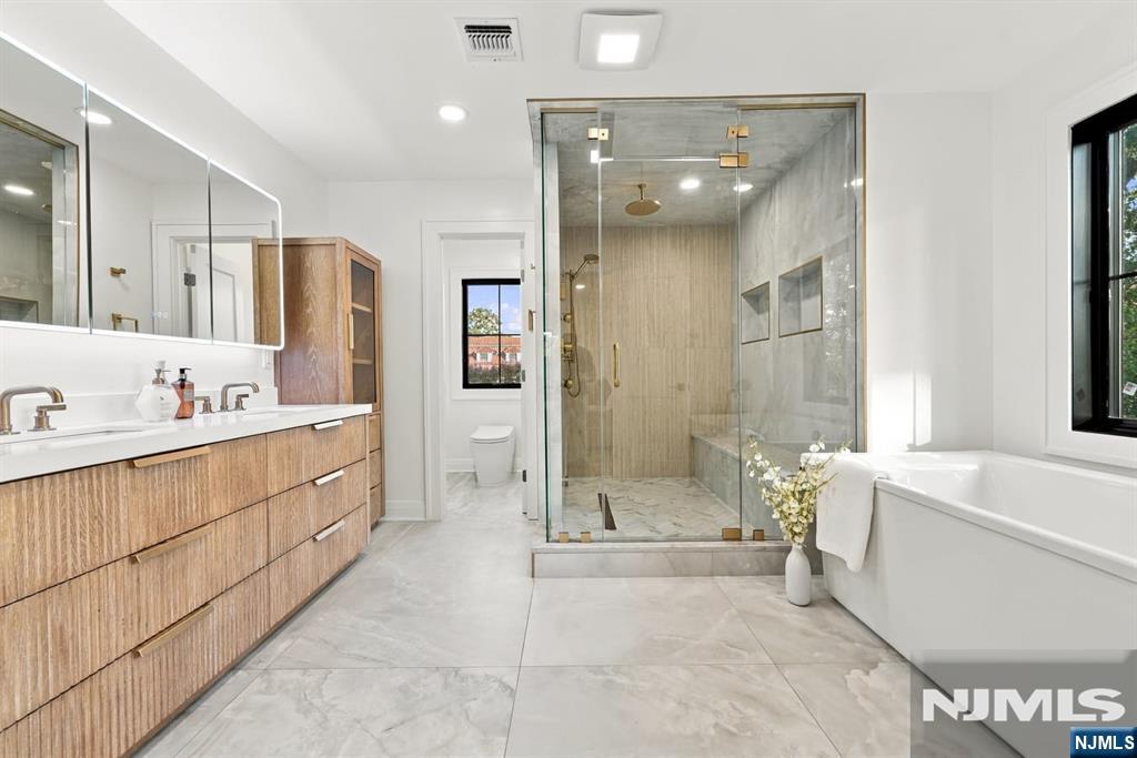 785 Summit Avenue — photo 20