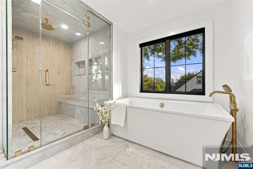 785 Summit Avenue — photo 21