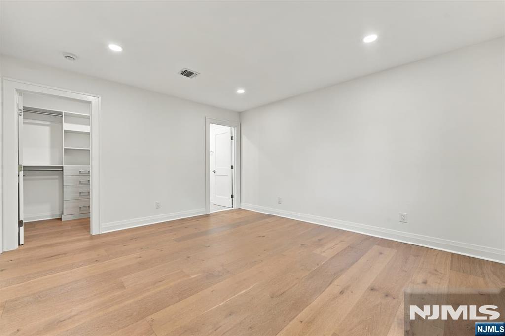 785 Summit Avenue — photo 24