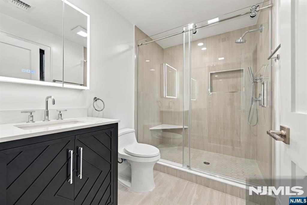 785 Summit Avenue — photo 25