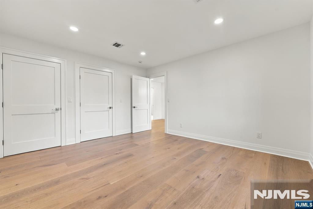 785 Summit Avenue — photo 26
