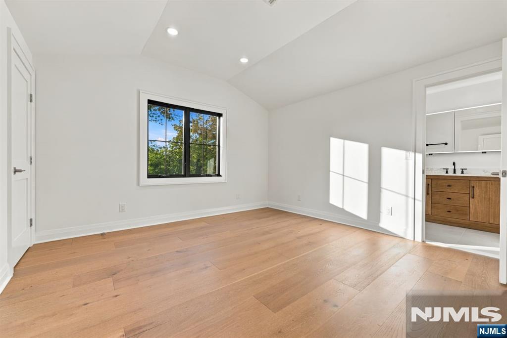 785 Summit Avenue — photo 27