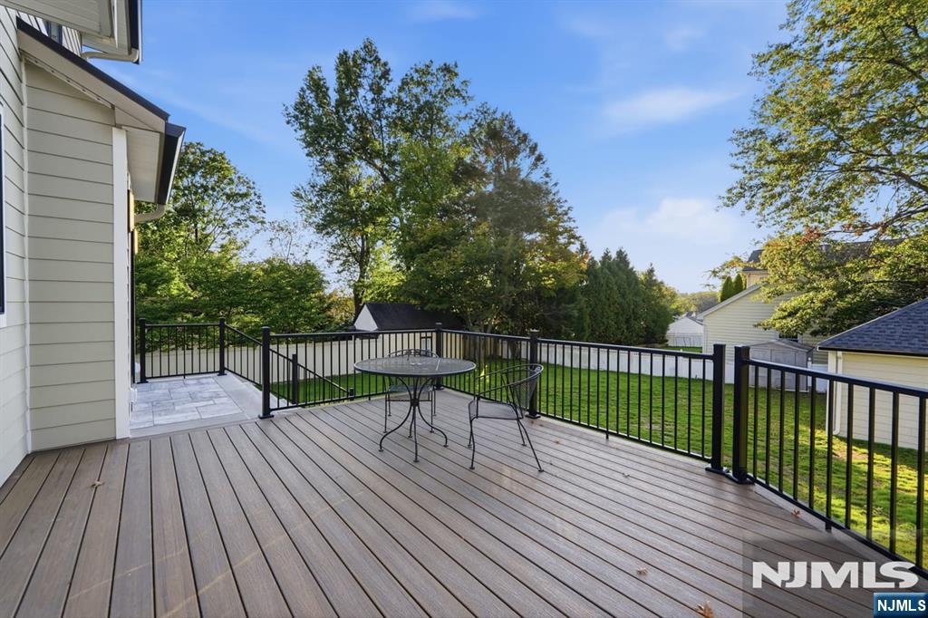 785 Summit Avenue — photo 32