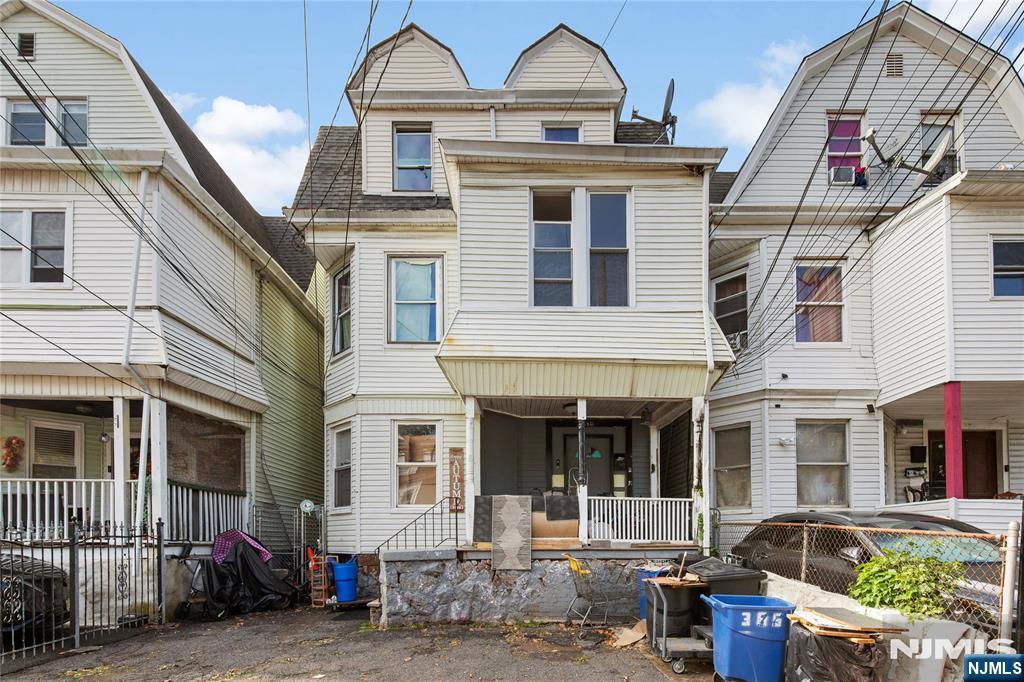 194 N 11th Street - Photo 1