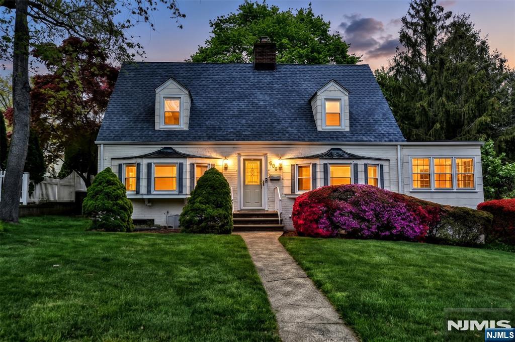 137 Manhattan Avenue - Photo 1
