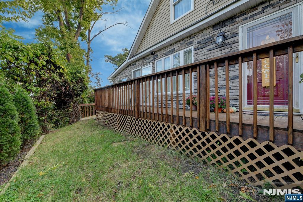 63 Terrace Avenue - Photo 3