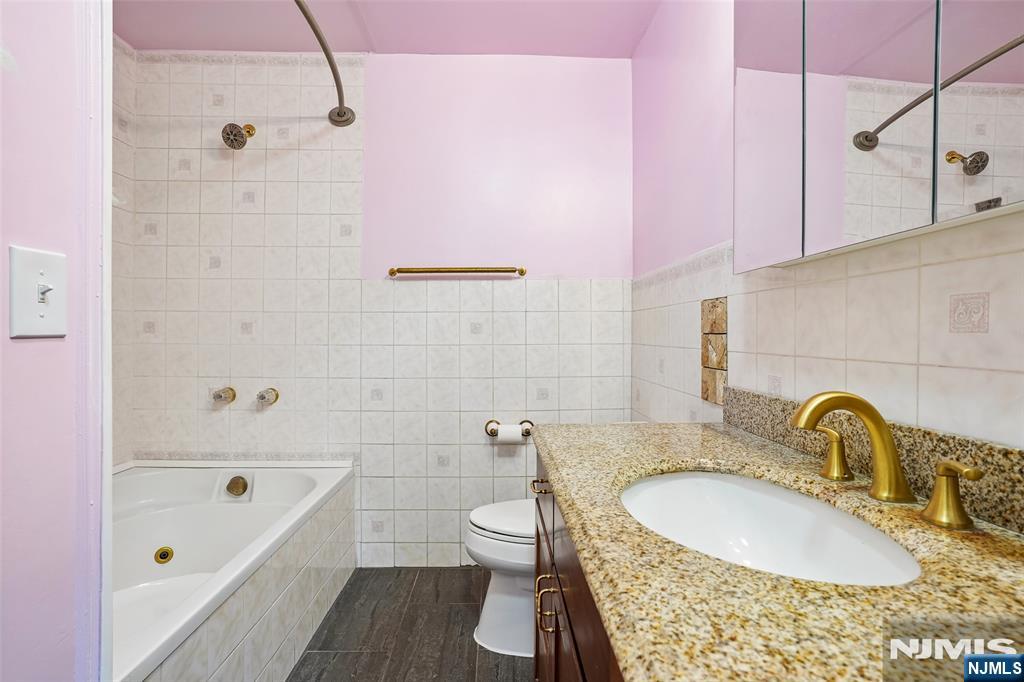 483 Jersey Avenue 3 - Photo 4