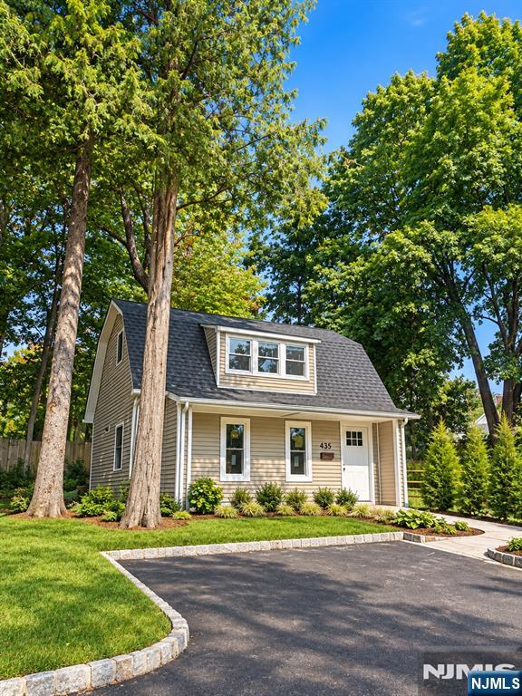 435 Durie Avenue - Photo 1