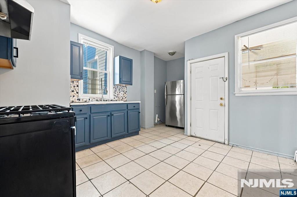 293 Ogden Street - Photo 4