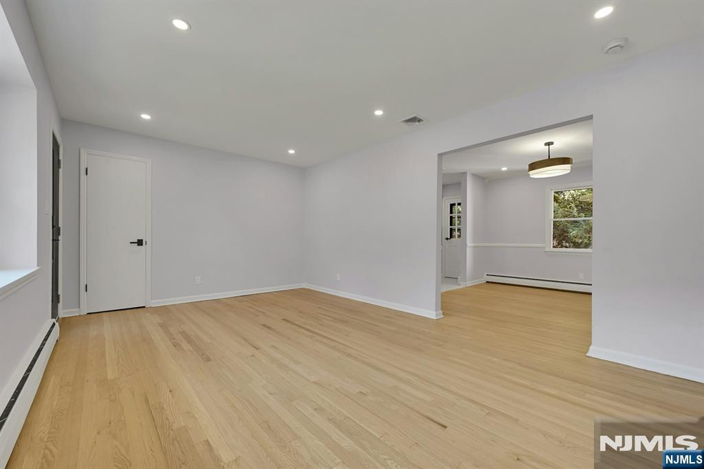 516 Harriet Place - Photo 5