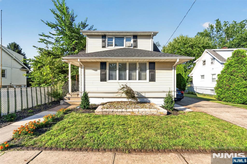 130 Rowland Avenue - Photo 1