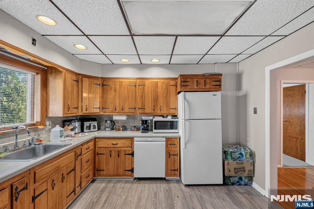 130 Rowland Avenue - Photo 5