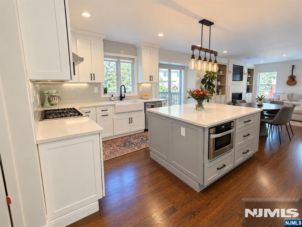 35 Parkway - Photo 3