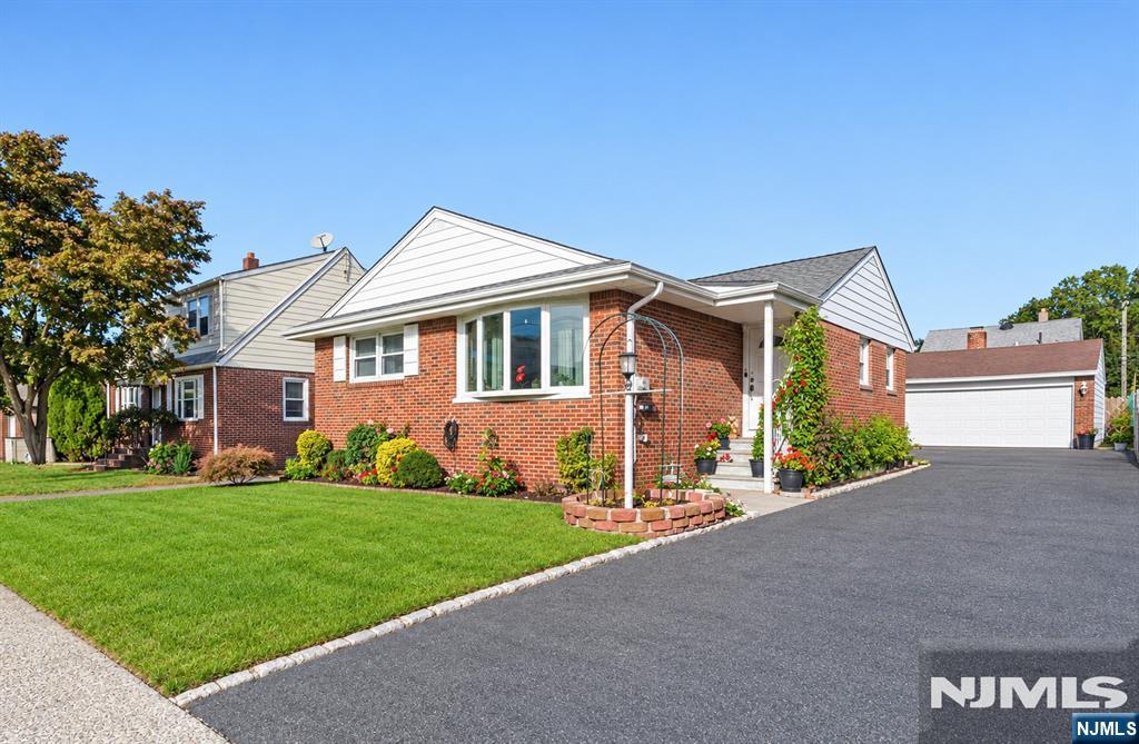 318 7th Street - Photo 1