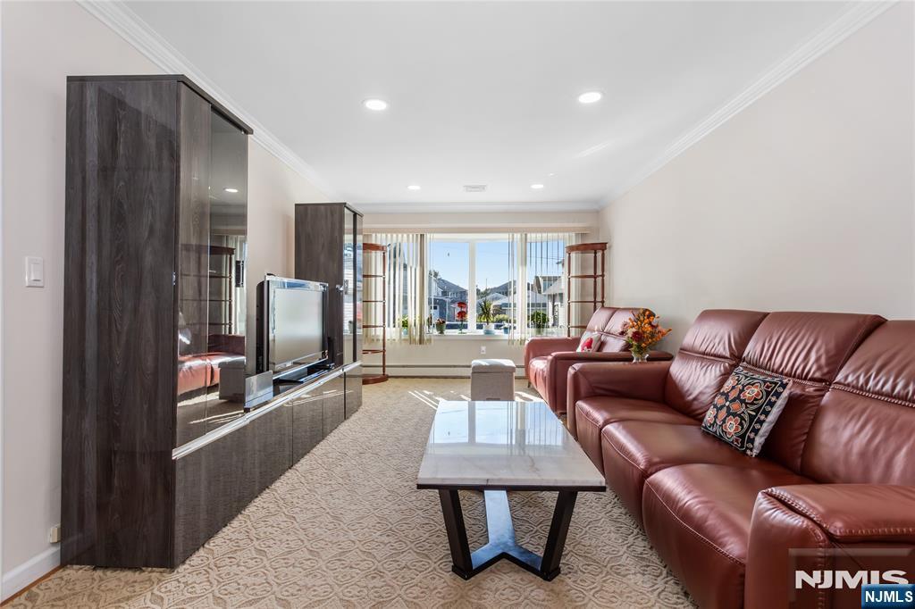 318 7th Street - Photo 2