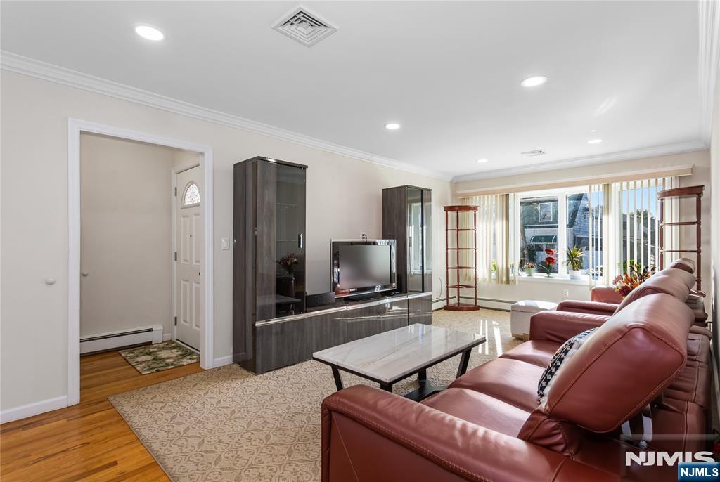 318 7th Street - Photo 3
