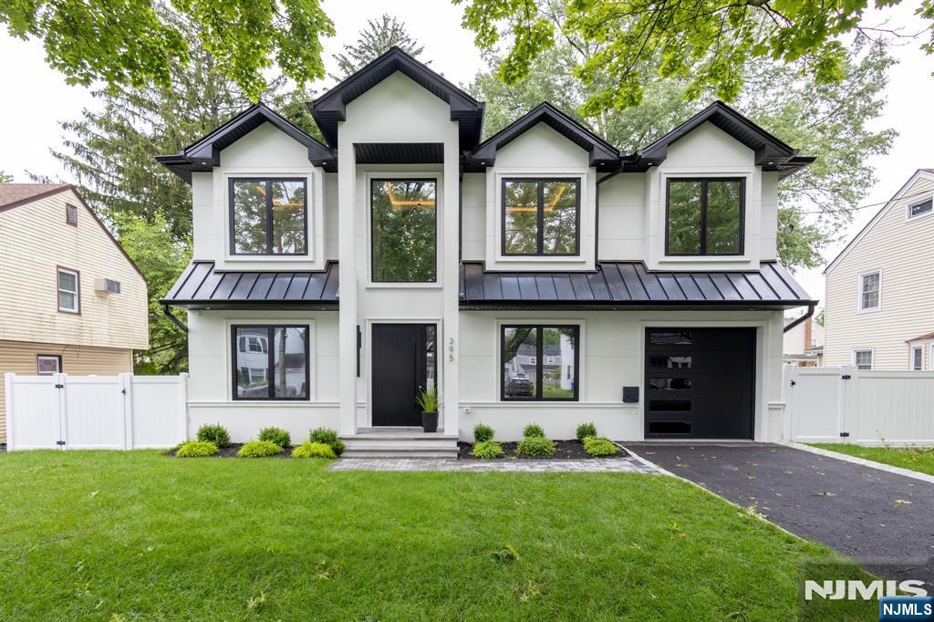 395 Hickory Avenue - Photo 1