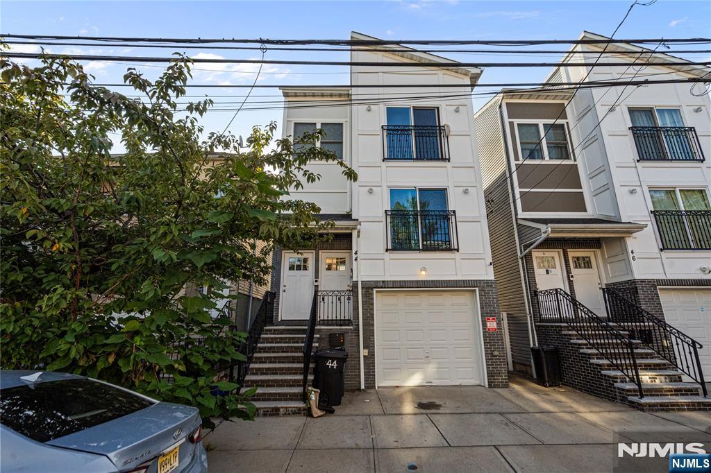 44 Wainwright Street 2 - Photo 2