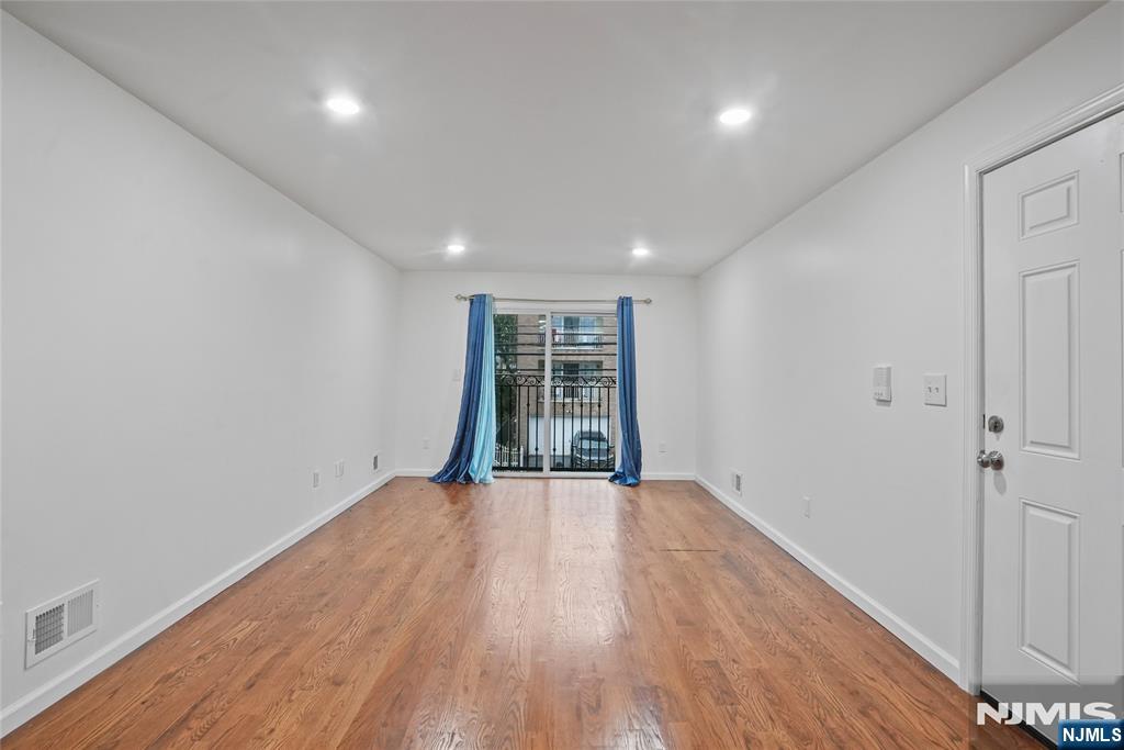 44 Wainwright Street 2 - Photo 3