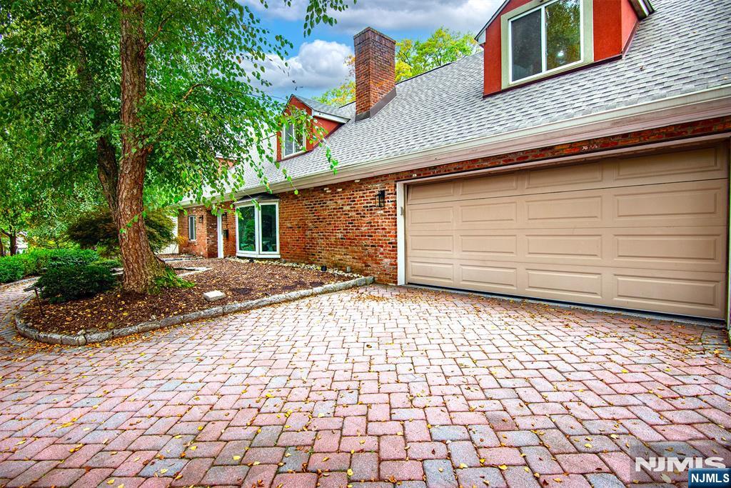 21 Hopkins Street - Photo 2