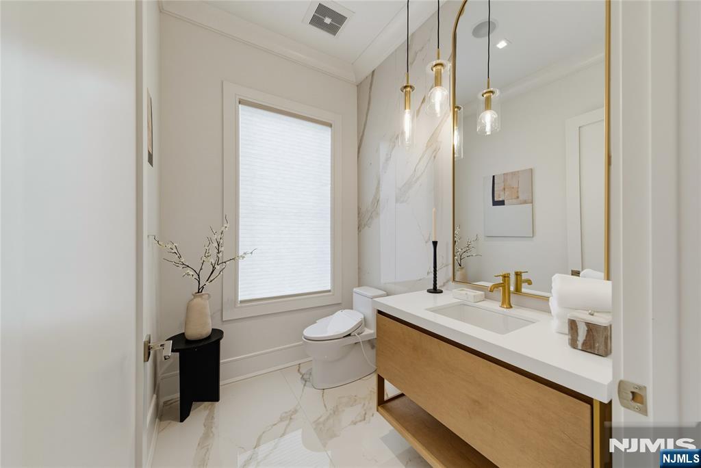 16-18 Paris Avenue #1 — photo 14