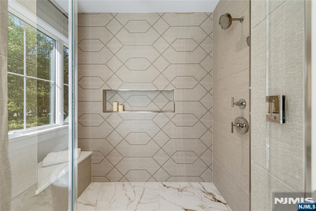 16-18 Paris Avenue #1 — photo 23