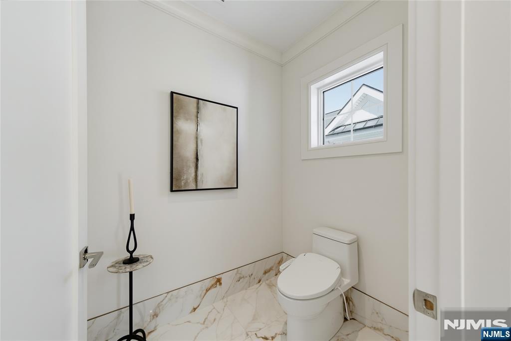 16-18 Paris Avenue #1 — photo 24