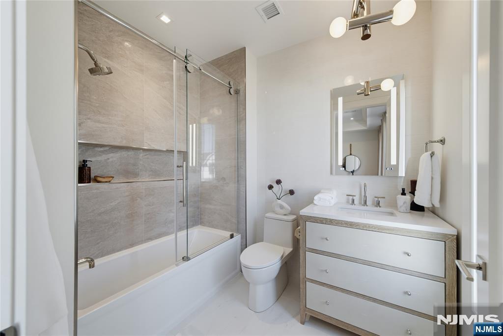 16-18 Paris Avenue #1 — photo 34