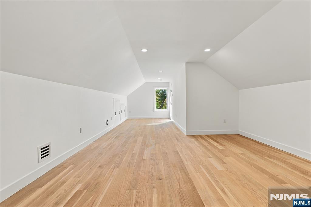 1620 Raritan Road — photo 32