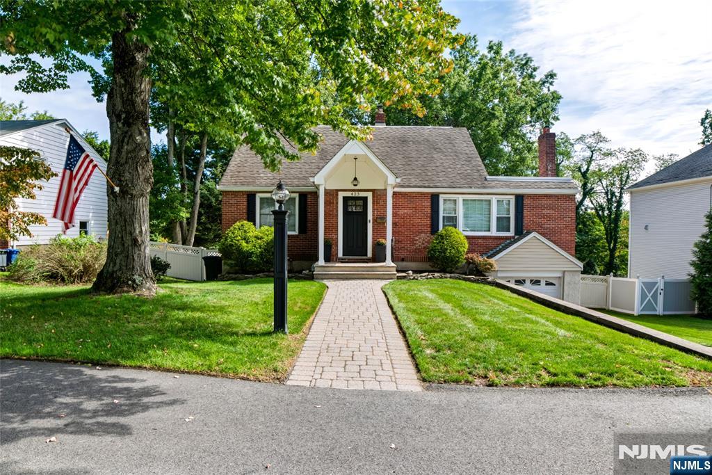 423 West Avenue - Photo 2