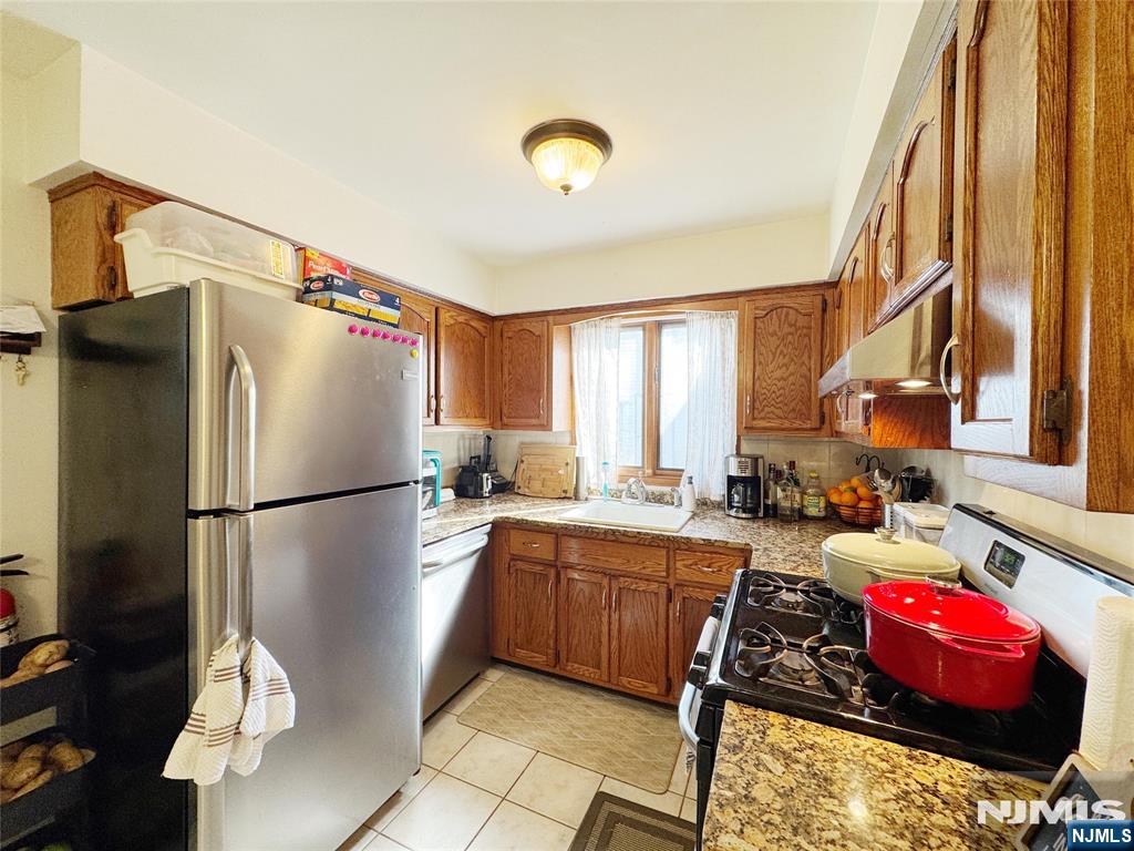 351 Falmouth Avenue 1 - Photo 2
