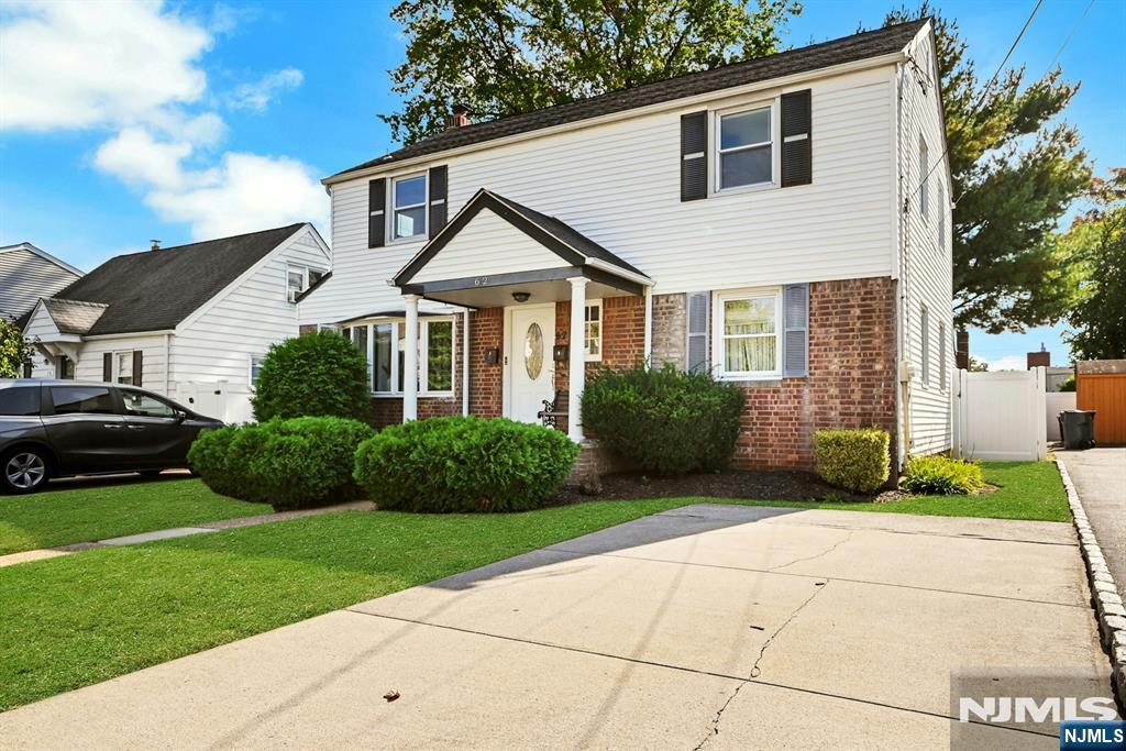 62 Reid Avenue - Photo 2