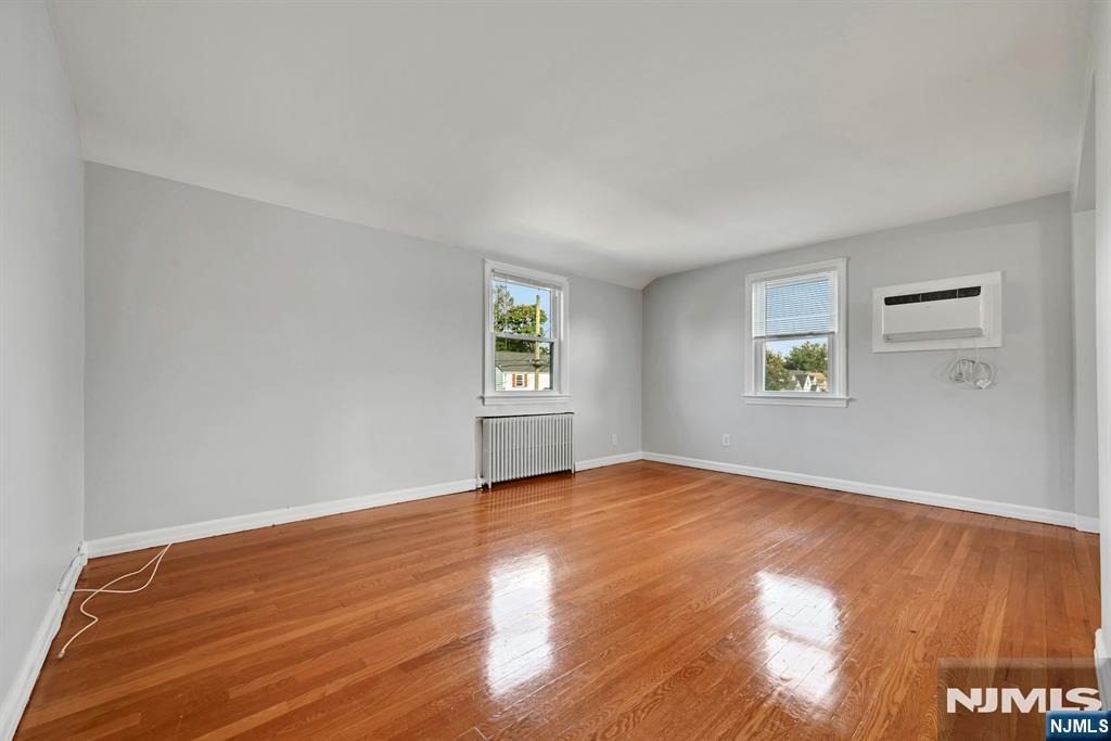 62 Reid Avenue - Photo 3