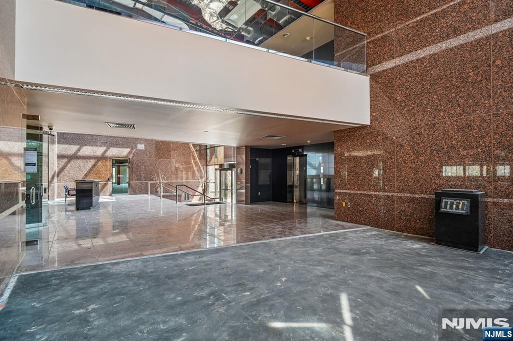1000 Sylvan Avenue — photo 11