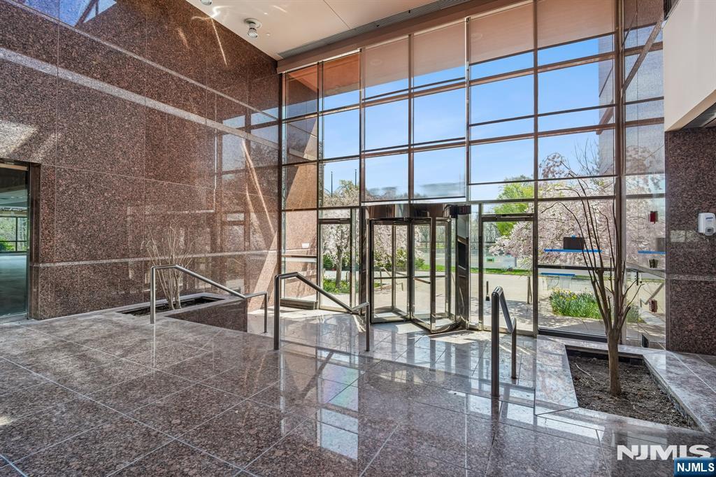 1000 Sylvan Avenue — photo 6
