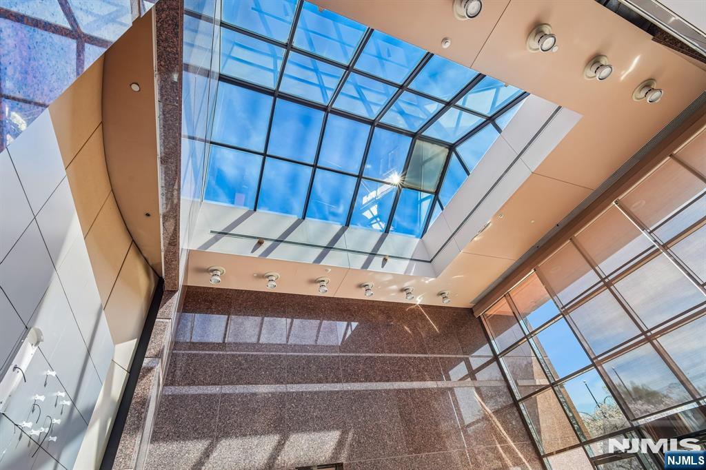 1000 Sylvan Avenue — photo 10