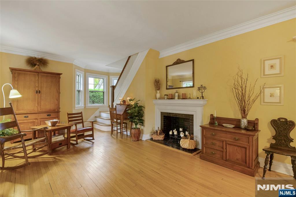 694 Lotus Avenue - Photo 5