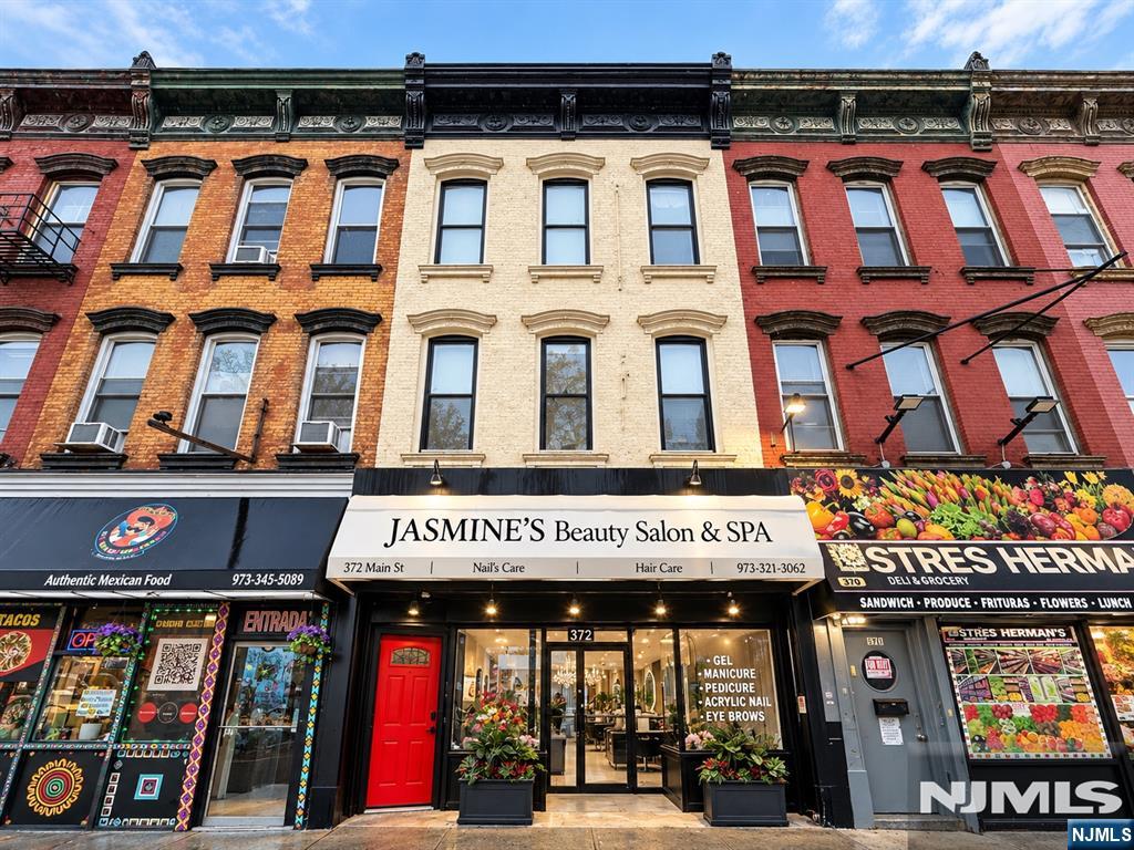 372 Main Street - Photo 2