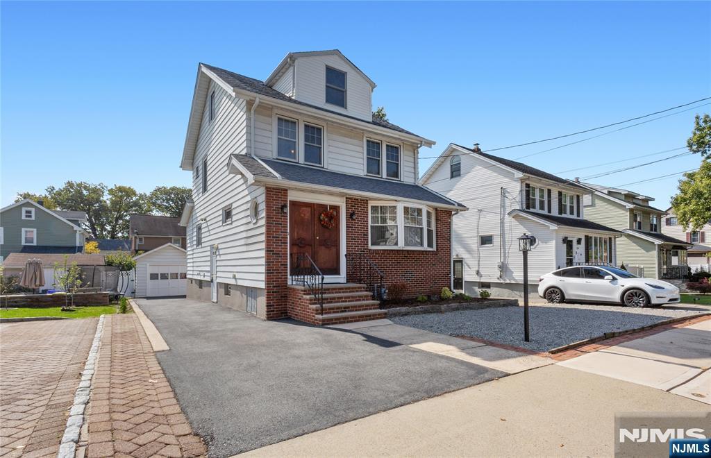 162 Chestnut Avenue - Photo 1