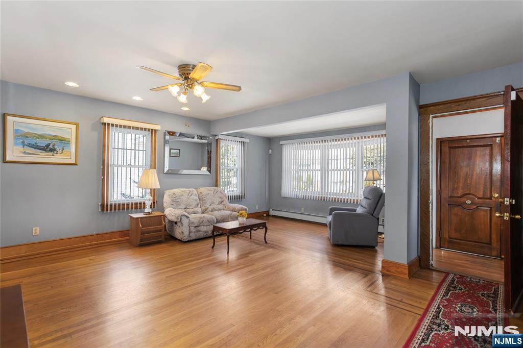 162 Chestnut Avenue - Photo 3