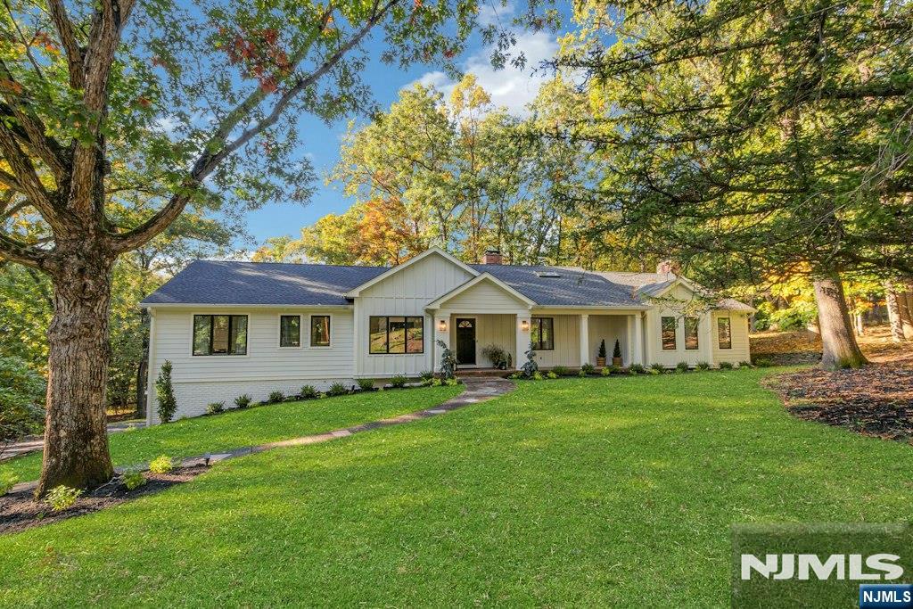 888 Briarwoods Road - Photo 1