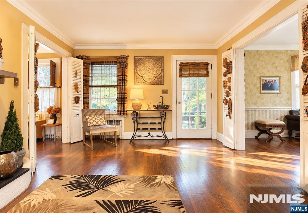 500 Maple Avenue - Photo 2